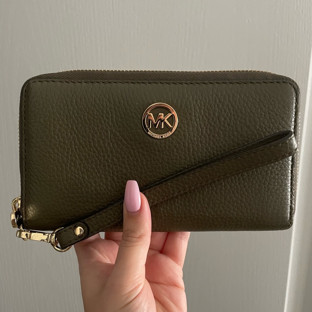 Michael Kors wallet